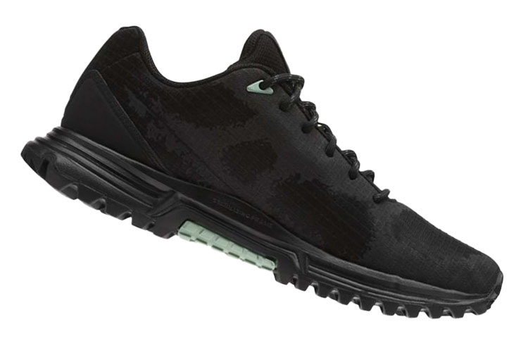 Shop (W) Reebok Sawcut Noir ''Confort Absorption Chocs Running'' CN5019