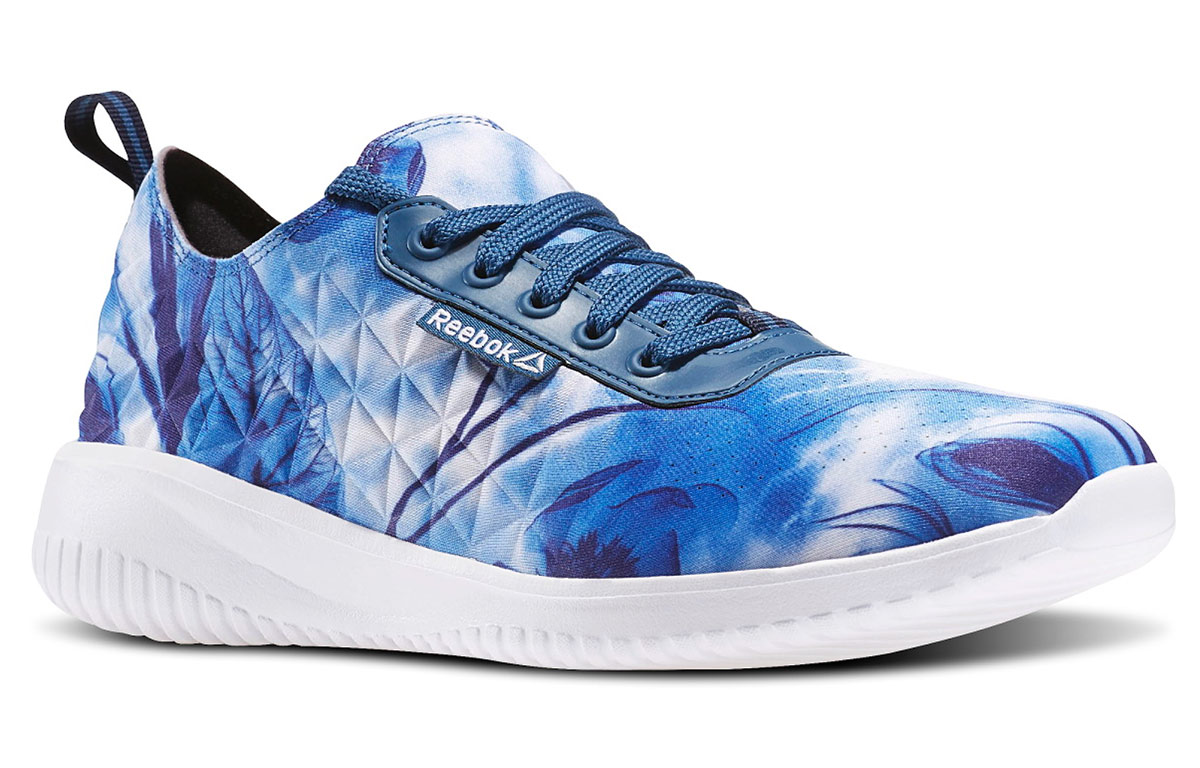 Lookbook (W) Reebok Skyscape Revolution Blau ''Weiß'' AR3132