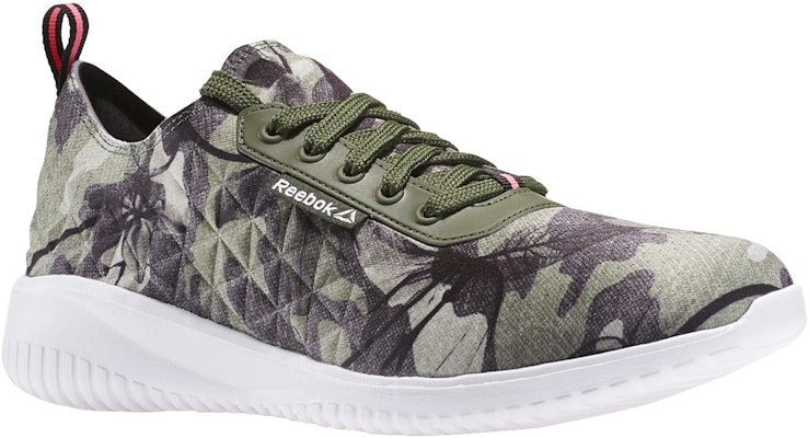 (W) Reebok Skyscape Revolution Hijau AR3128 Lookbook (W) Reebok Skyscape Revolution Hijau AR3128