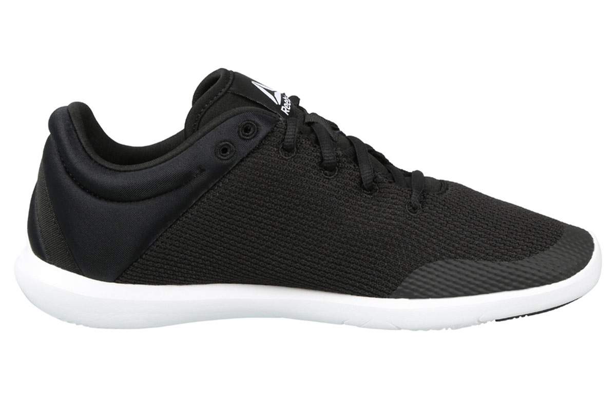 Order (W) Reebok Studio Basics ''Zwart'' CN4867