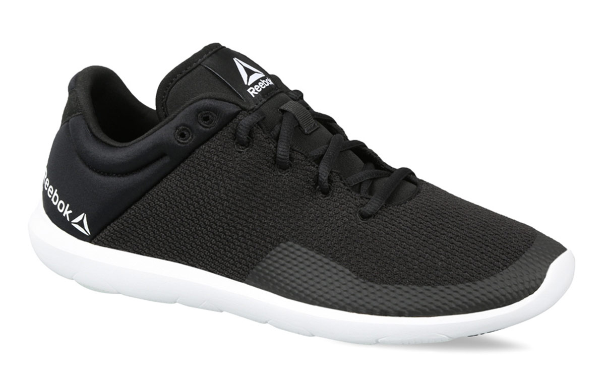 Lookbook (W) Reebok Studio Basics ''Zwart'' CN4867