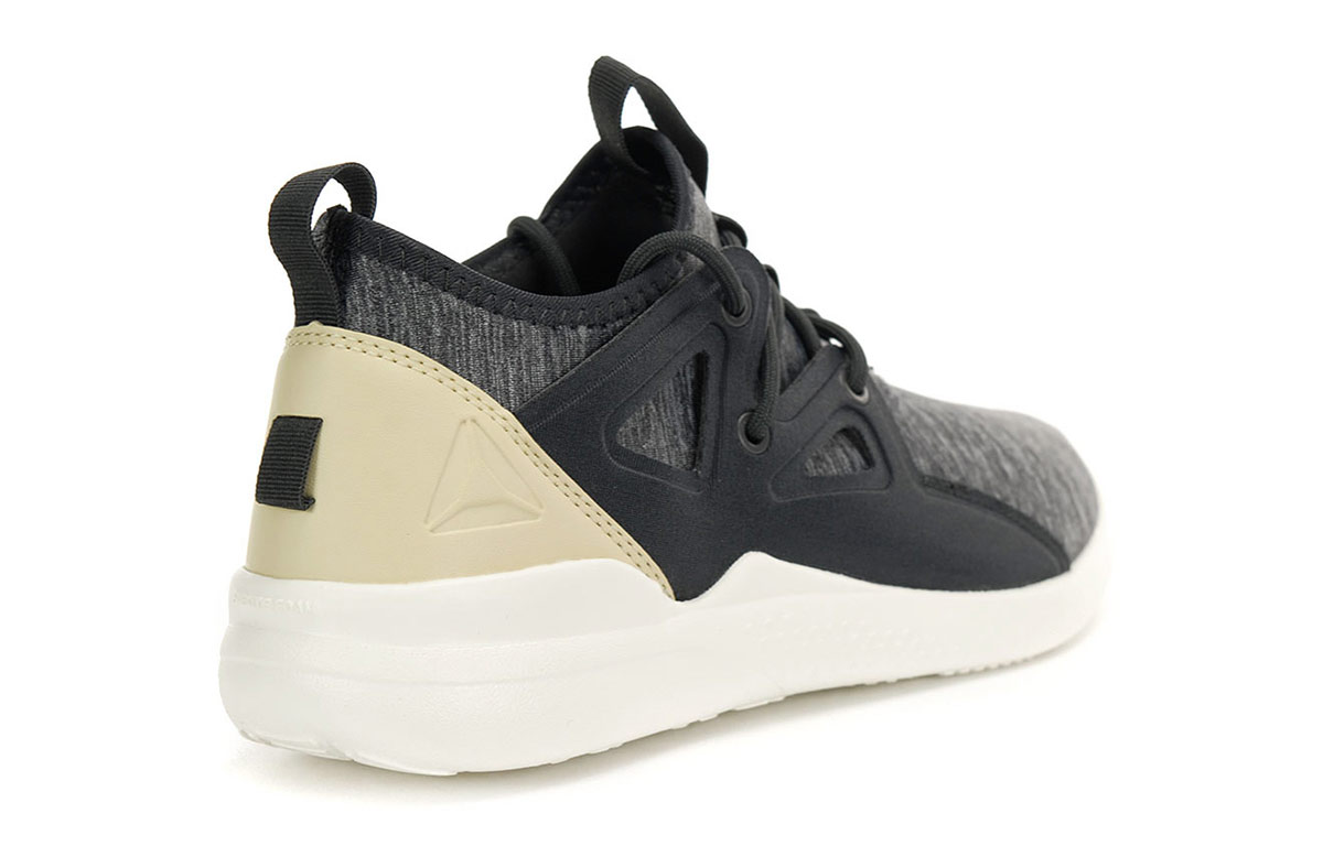 Shop (W) Reebok Studio Cardio Motion ''Zwart Geel'' CN0731