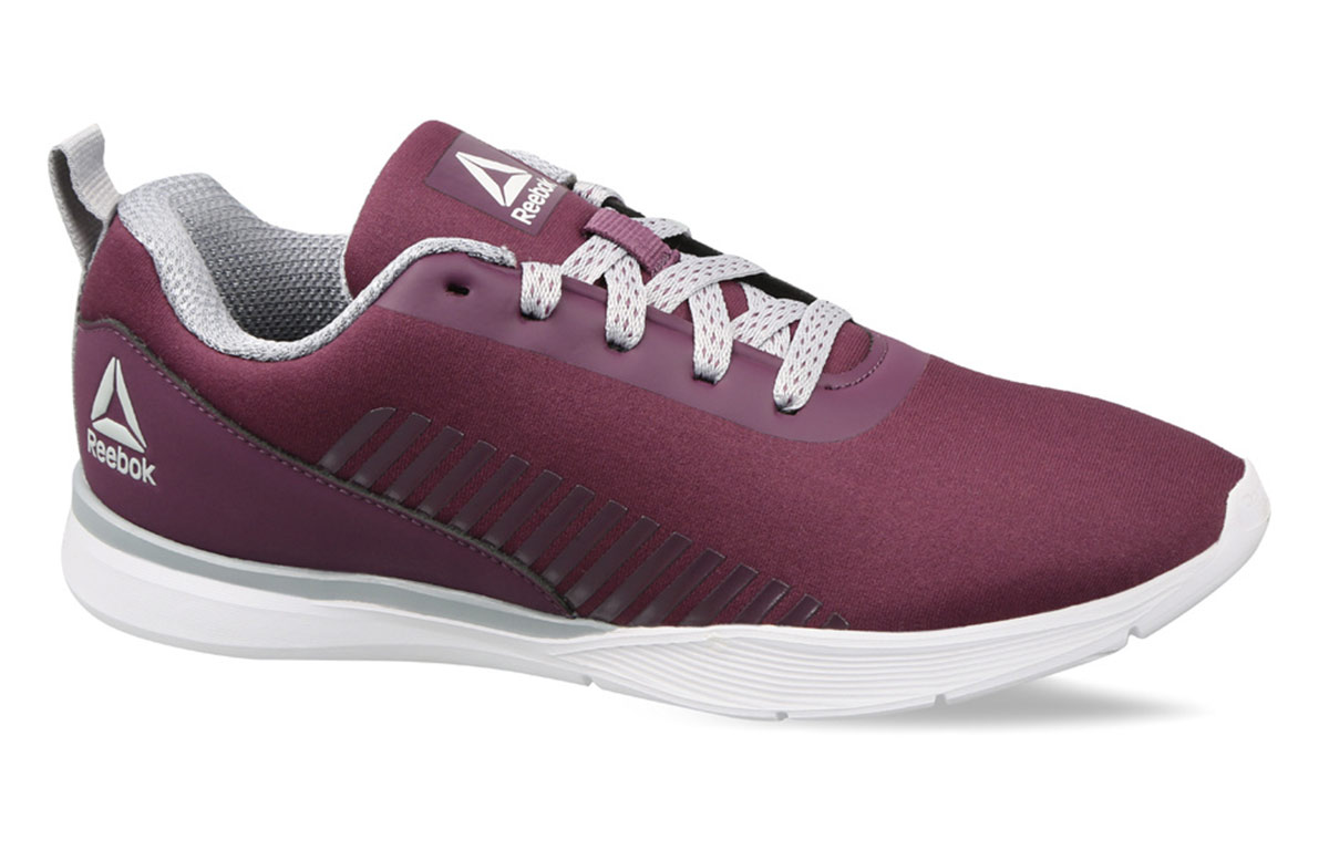 Lookbook (W) Reebok Studio Esoterra ''Workout Lila'' DV8056