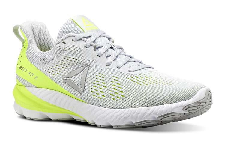 Lookbook (W) Reebok Sweet Road 2 ''Gris Jaune'' CN4754