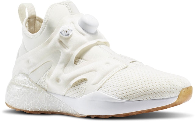 (W) Reebok The Pump Izarre 'Putih' BD2063 Lookbook (W) Reebok The Pump Izarre 'Putih' BD2063