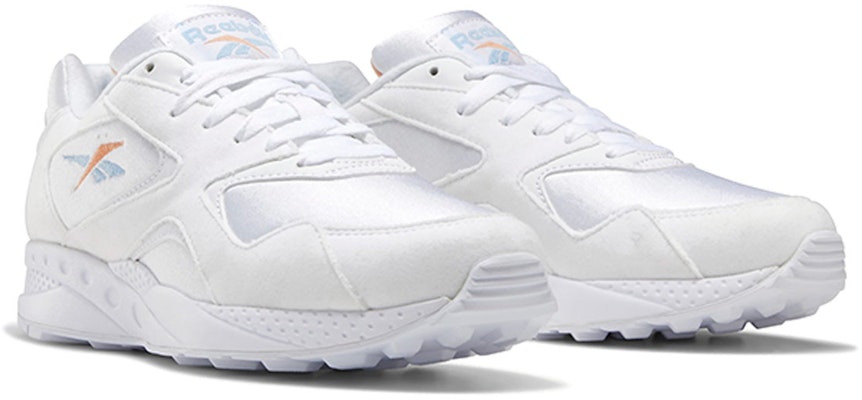 Reebok Torch Hex 女款 白色 跑步鞋 Lookbook Reebok Torch Hex 女款 白色 跑步鞋