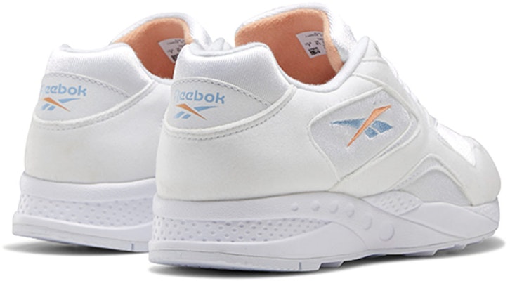 Reebok Torch Hex 女款 白色 跑步鞋 Shop Reebok Torch Hex 女款 白色 跑步鞋