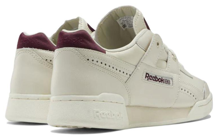 Shop Reebok Workout Lo Plus 低筒休閒板鞋 女款 米棕色