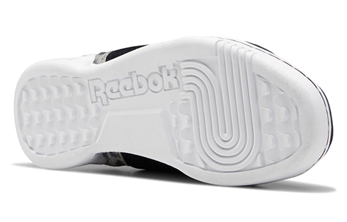 Details for (W) Reebok Workout Lo Plus Negro/Rojo EG6014