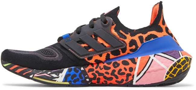 (W) Rich Mnisi x adidas UltraBoost 22 'Kehidupan Kota Afrika Selatan' GW0944 Lookbook (W) Rich Mnisi x adidas UltraBoost 22 'Kehidupan Kota Afrika Selatan' GW0944