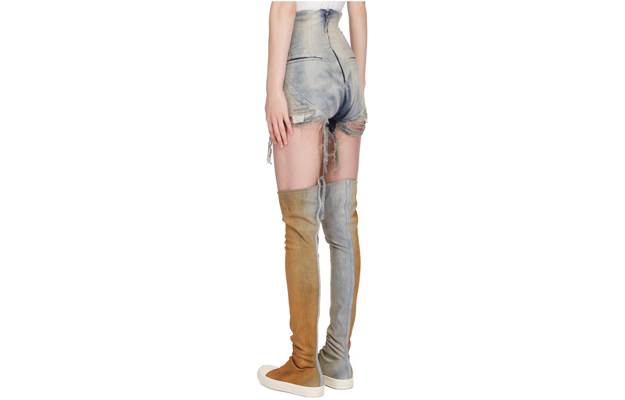 Lookbook (W) Rick Owens DRKSHDW SS24 高腰毛边牛仔短裤 天蓝色（女款）。 DS01D1313SKYFR-46