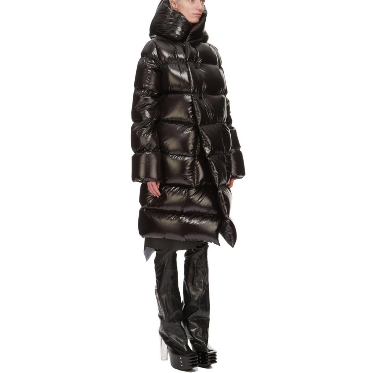 Lookbook (W) 릭 오웬스 FW24 블랙 후드 롱슬리브 패딩 재킷. RP02D3916NLD3-09