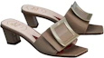 Order (W) Roger Vivier Beige Lakleer Metalen Gesp Blokhak Vierkante Neus Mule RVW65832800D1PC415