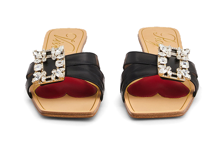 Lookbook (W) Roger Vivier Mini Broche Vivier 'Hitam' RVW63231220BSSB999