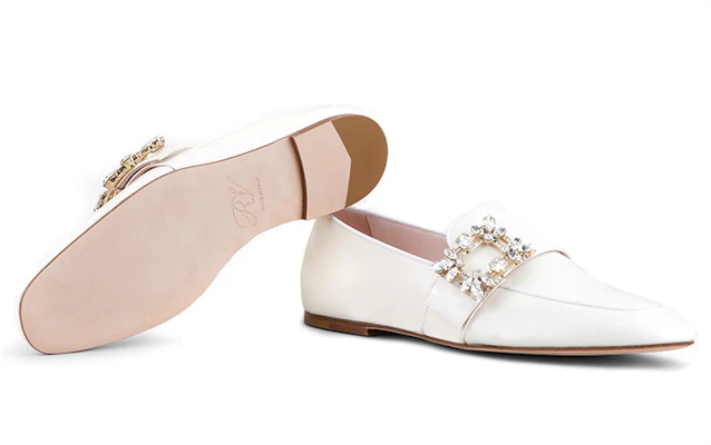 (W) 로저비비에 미니 브로쉬 비비에 '화이트 버클 벨벳' (54 characters) RVW634311905IUC019 Shop (W) 로저비비에 미니 브로쉬 비비에 '화이트 버클 벨벳' (54 characters) RVW634311905IUC019