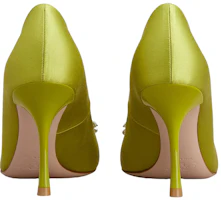 Shop 羅傑•維維亞 (Roger Vivier) 緞面 水晶扣 細跟 高跟鞋 女款 綠色