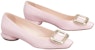 (W) Roger Vivier Rata Kotak 'Kulit Paten Merah Jambu dengan Gesper Logam' RVW65032180D1PM427