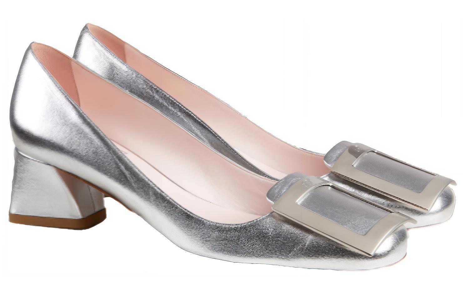 Lookbook Roger Vivier Très Vivier 金屬扣時尚優雅粗跟高跟鞋 女款 銀色