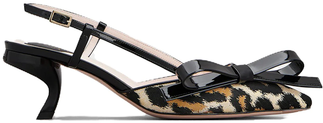 (W) Roger Vivier Hak Tinggi Lancip Gesper 'Hitam' RVW63836510OSI002D Order (W) Roger Vivier Hak Tinggi Lancip Gesper 'Hitam' RVW63836510OSI002D