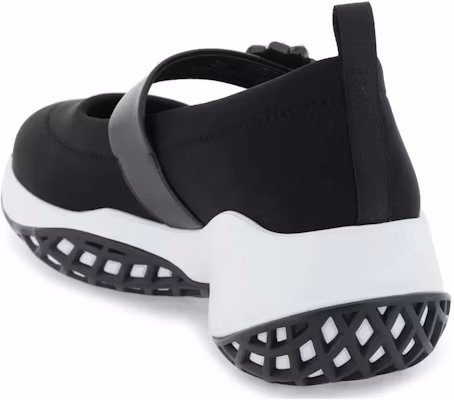 (W) Roger Vivier Viv'' Run Babies Hitam Putih dengan Kristal Gesper RVW50637520T81B999 Lookbook (W) Roger Vivier Viv'' Run Babies Hitam Putih dengan Kristal Gesper RVW50637520T81B999