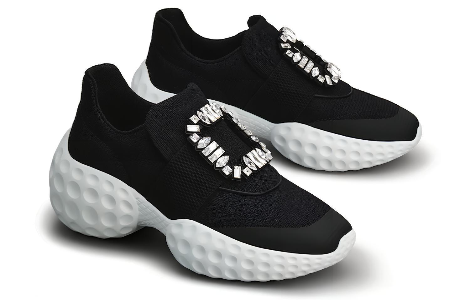 Lookbook (W) Roger Vivier Viv' Run 'Black Moonlight' Sepatu Hitam Terang RVW63731340QPS9999