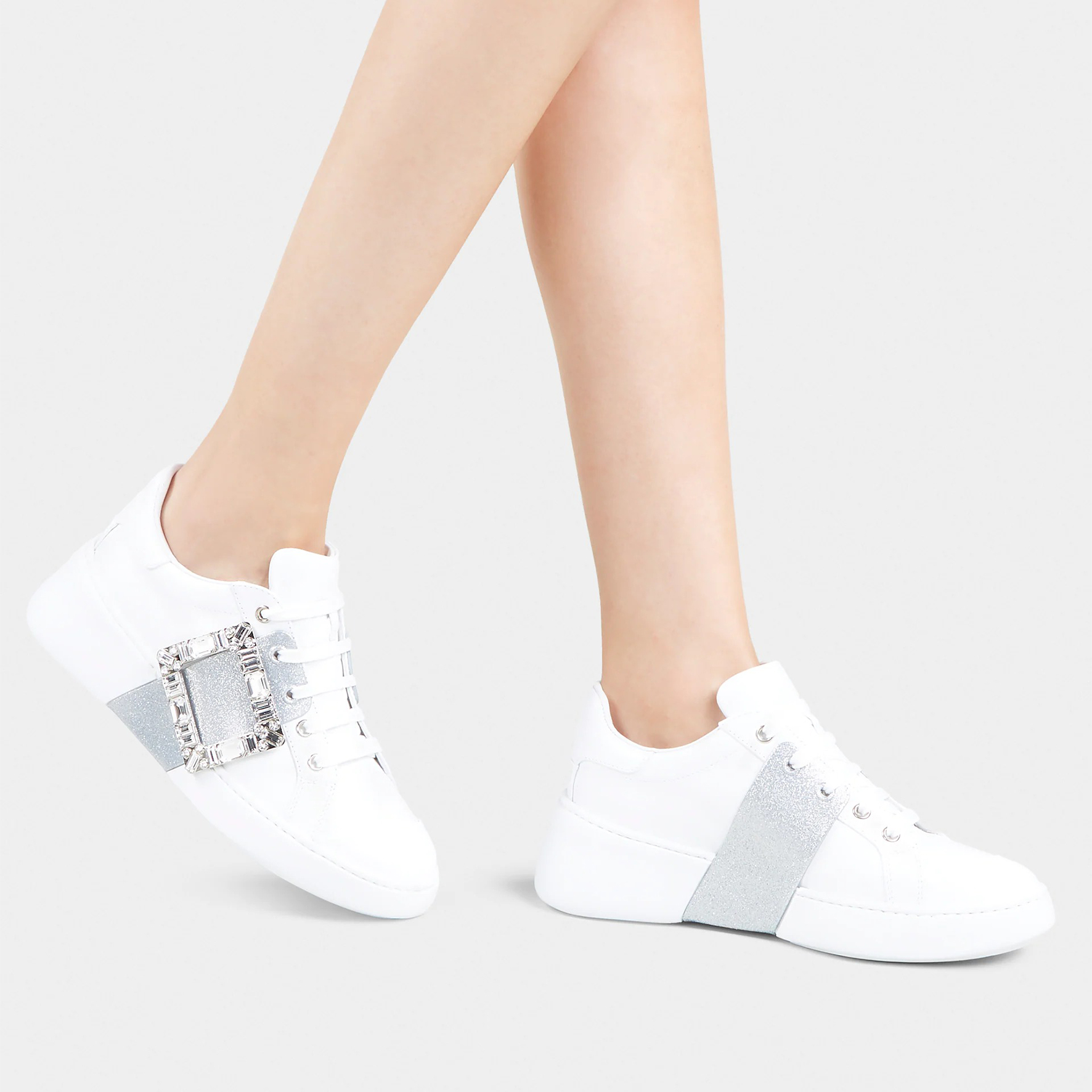 Purchase 羅傑‧維維亞 Viv' Skate 鑽扣牛皮時尚板鞋 女款 銀白