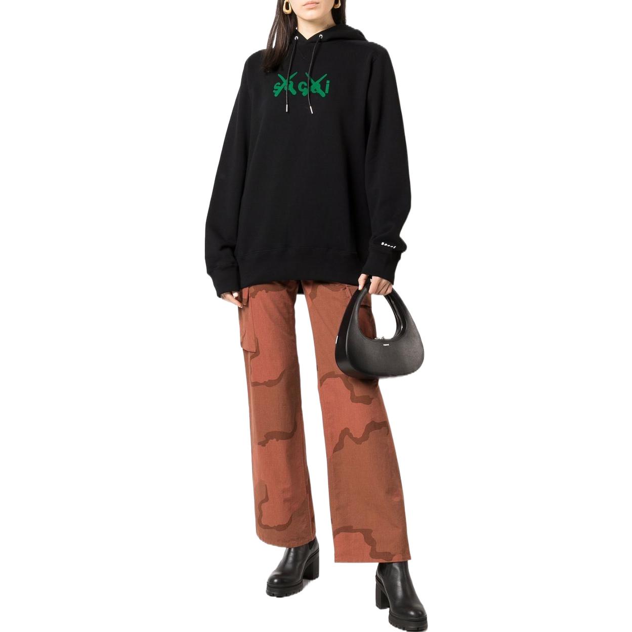 Lookbook (W) Sacai x Kaws SS22 黑色棉质抽绳连帽衫 字母印花潮流卫衣 21-0286S013