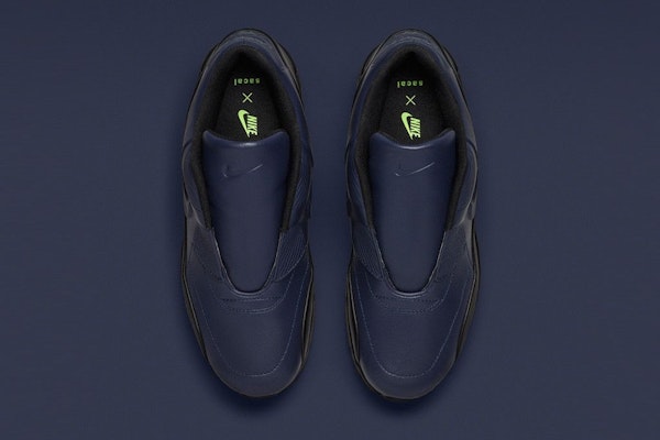 (W) sacai x Nike Air Max 90 'Obsidian' Sepatu Sneakers 804550-440 Lookbook (W) sacai x Nike Air Max 90 'Obsidian' Sepatu Sneakers 804550-440