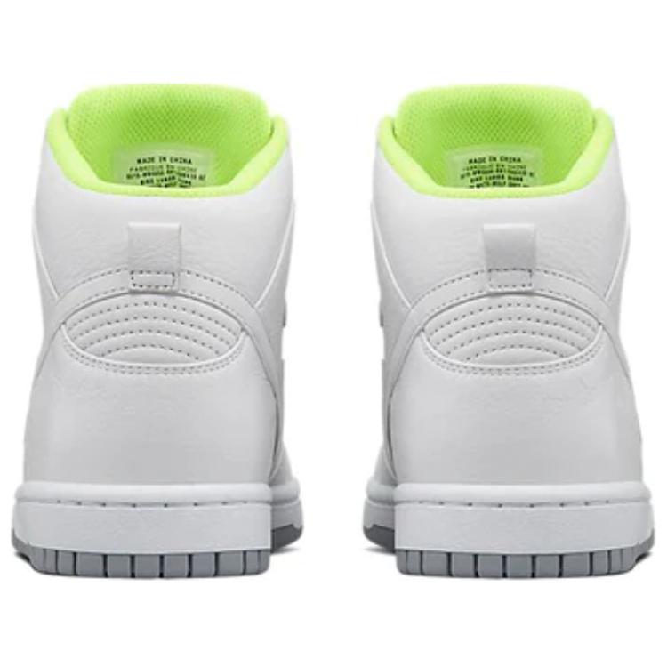 Shop （女款）sacai x NikeLab Dunk High 776446-117
