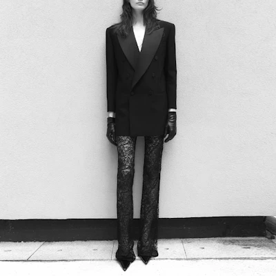 (W) SAINT LAURENT FW22 Jaket Sut Hitam Double-Breasted 704629Y806V1000 Shop (W) SAINT LAURENT FW22 Jaket Sut Hitam Double-Breasted 704629Y806V1000