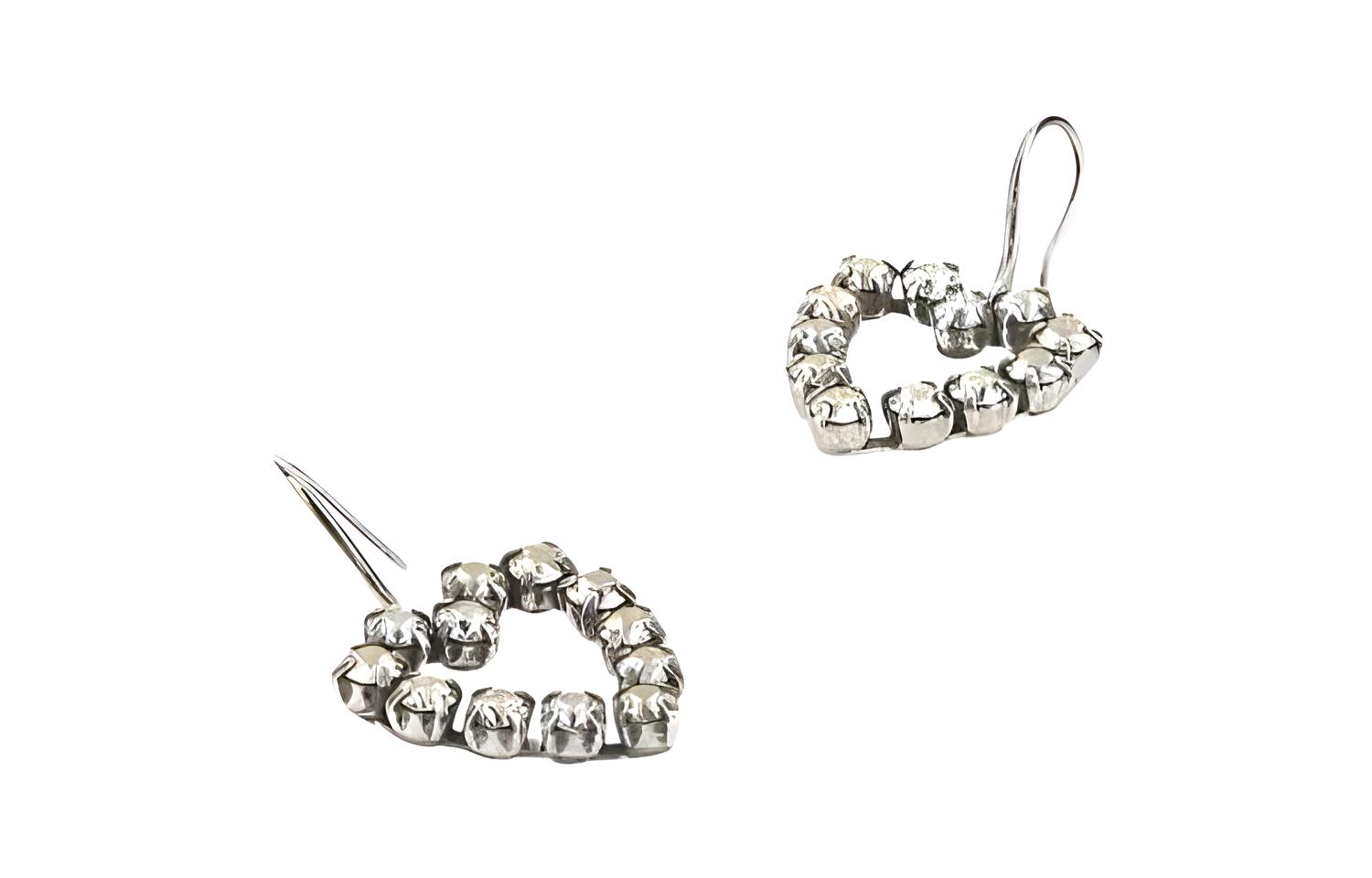 (Women) SAINT LAURENT Vintage Heart Brass Earrings for Women. 683265Y15269314