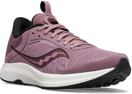 (W) Saucony Freedom 5 'Haze Black' Hitam Kabut S10726-21 Lookbook (W) Saucony Freedom 5 'Haze Black' Hitam Kabut S10726-21
