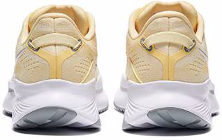 Shop Saucony GUIDE 向導 16 舒適緩震跑鞋 女款 黃色