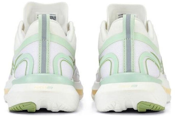 (W) 索康尼 Humming 3 '白绿' S18189-3 Lookbook (W) 索康尼 Humming 3 '白绿' S18189-3