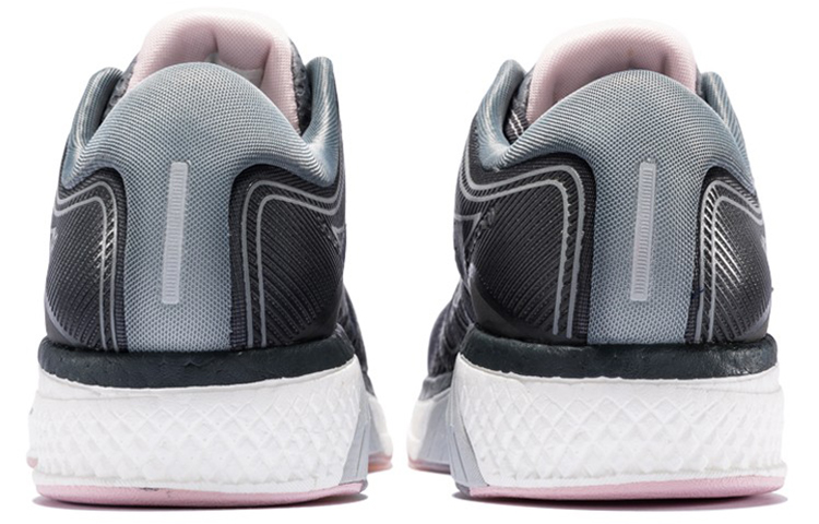 Shop (W) Saucony Hurricane ISO 5 ''Gris Foncé'' S10460-2