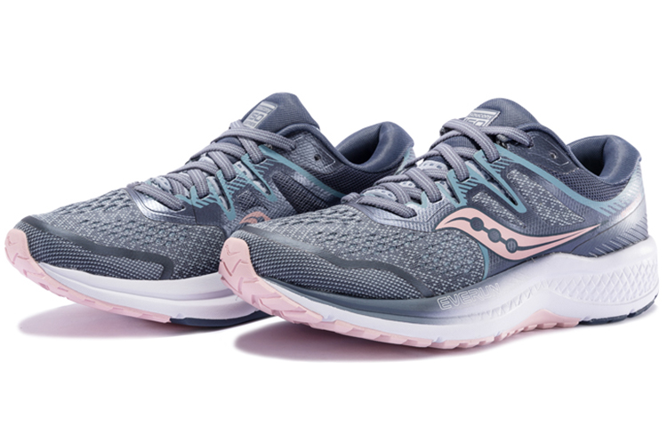 Lookbook Saucony Omni 全擎 ISO2 穩定支撐跑步鞋 灰粉 女款