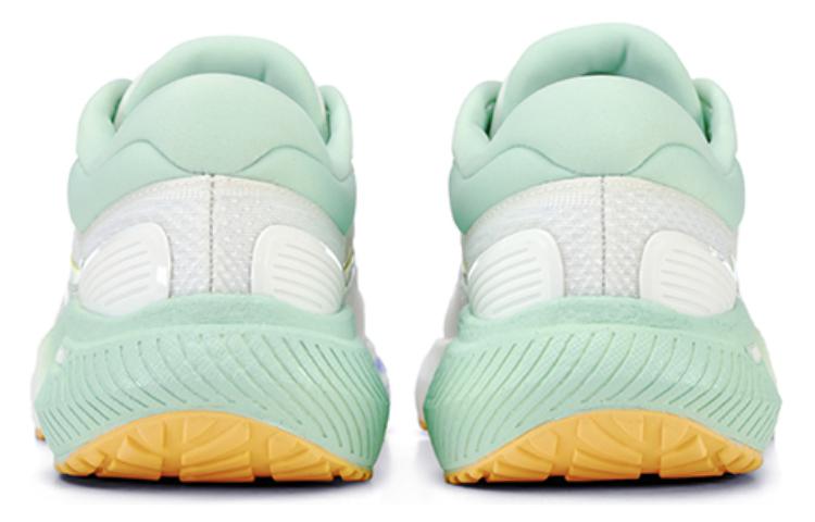 Shop (W) Saucony Surge 'Blanco Verde Amarillo' S18187-1