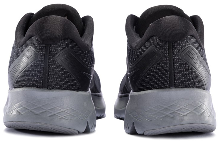 Shop (W) Saucony Triumph 17 ''Noir Total'' S10546-35