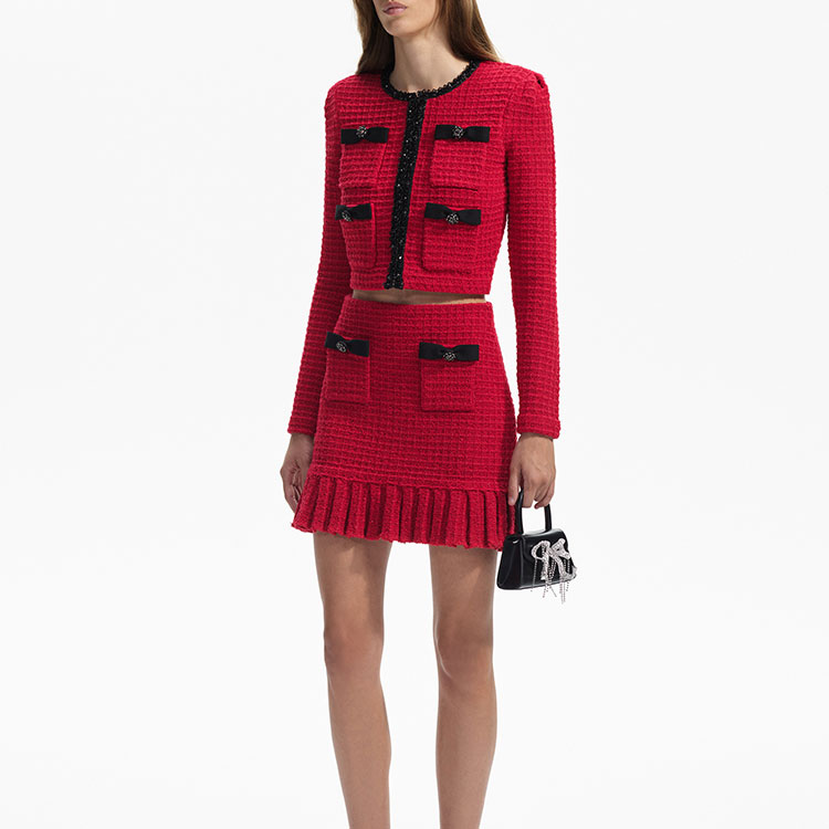 Lookbook (W) Chaqueta corta burdeos Self-Portrait de manga larga con un solo botón. SWF351M01400