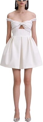 (W) Self-Portrait 白色蝴蝶結一字肩迷你連衣裙 婚禮與度假必備。 SWF343Y00300001 Lookbook (W) Self-Portrait 白色蝴蝶結一字肩迷你連衣裙 婚禮與度假必備。 SWF343Y00300001