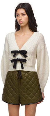 (W) Self-Portrait 蝴蝶結V領長袖針織上衣 女款 象牙白 SWF325M08200 Lookbook (W) Self-Portrait 蝴蝶結V領長袖針織上衣 女款 象牙白 SWF325M08200