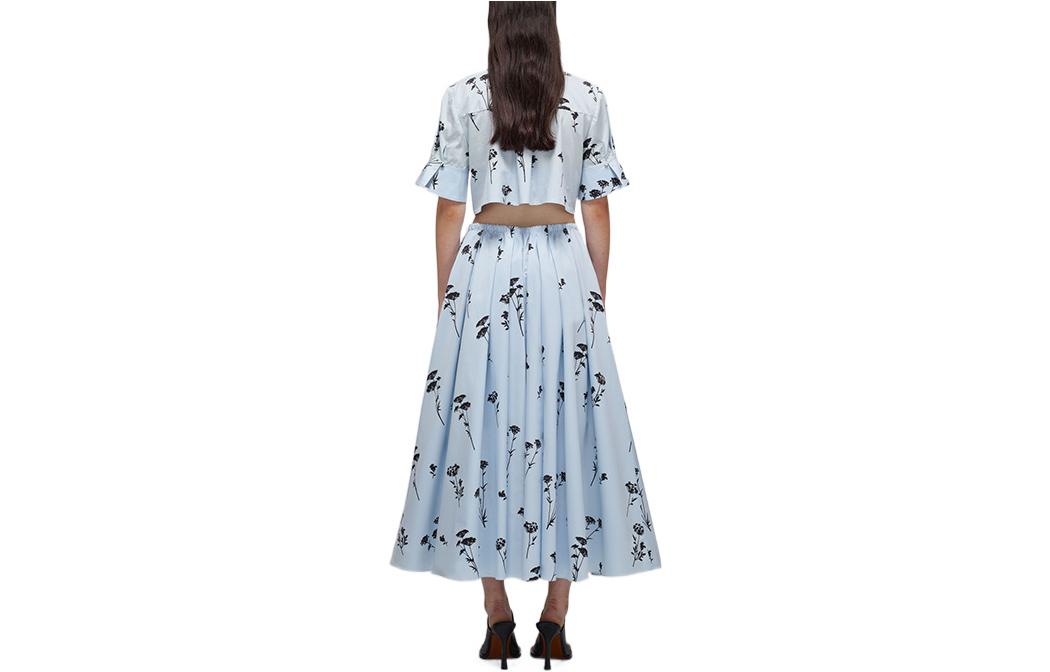 Lookbook (W) Self-Portrait SS22 Vestido Midi Azul Floral con Corte Elegante y Ajuste Ceñido. SWF332Y12500