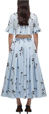 (W) Self-Portrait SS22 Vestido Midi Azul Floral con Corte Elegante y Ajuste Ceñido. SWF332Y12500 Lookbook (W) Self-Portrait SS22 Vestido Midi Azul Floral con Corte Elegante y Ajuste Ceñido. SWF332Y12500