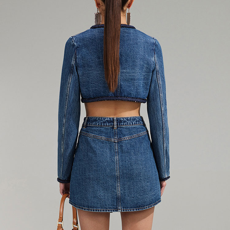 Lookbook (W) Self-Portrait SS23 藍色休閒短版牛仔外套。 SWF341T00500