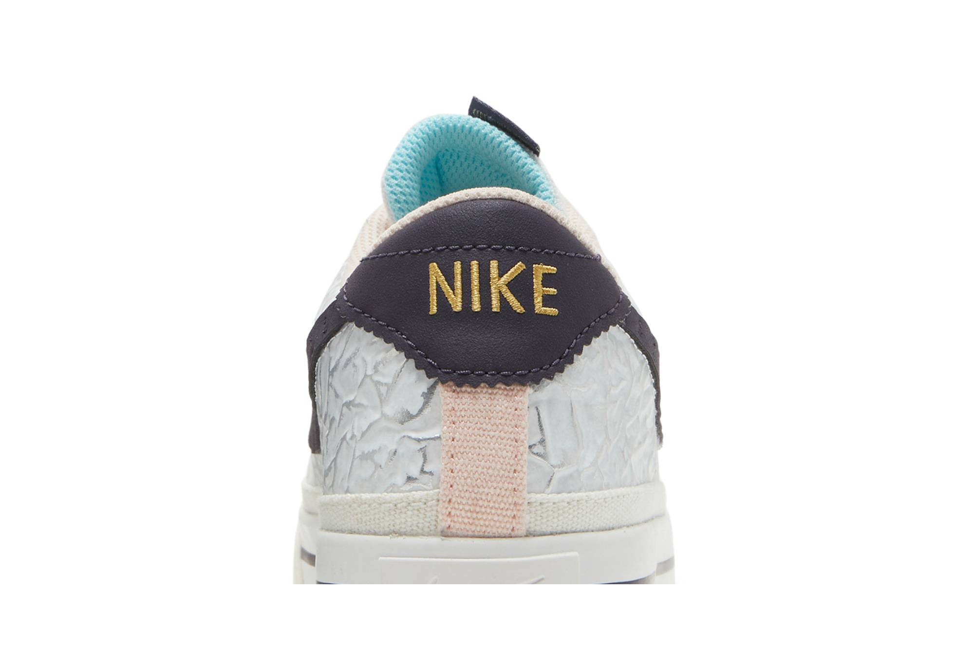 Sizing (W) 小威尔士设计团队 x 耐克Court Legacy '白色淡珊瑚' DJ1454-100