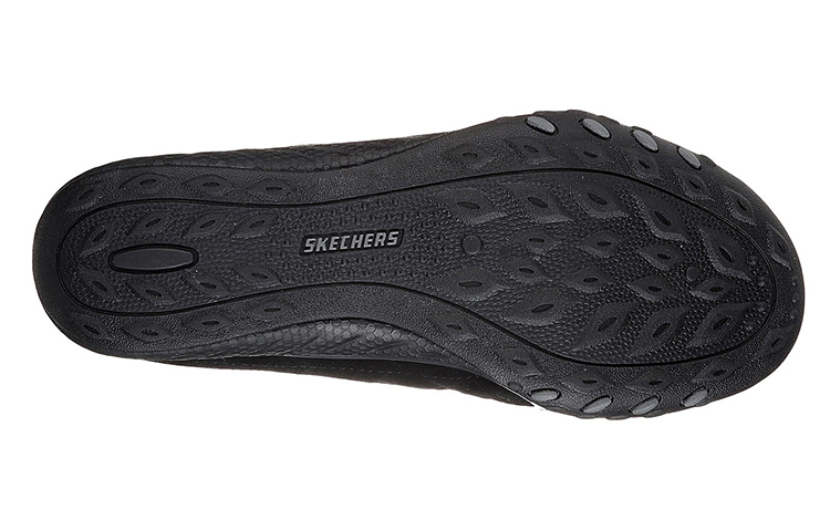 Shop (W) Skechers Breathe Easy Slip-On 'Todo Negro' 23041-BLK