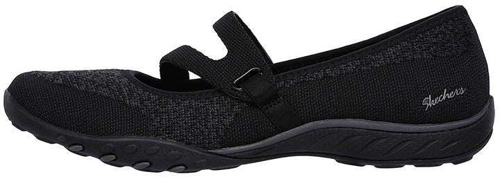 women-skechers-breathe-easy-slip-on-black-casual-23005-blk