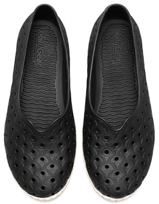 (W) Zapatillas Skechers Cali Slip-On Negras 111203-BLK Lookbook (W) Zapatillas Skechers Cali Slip-On Negras 111203-BLK