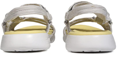 Lookbook Skechers 舒適輕便休閒涼鞋 女款 米白