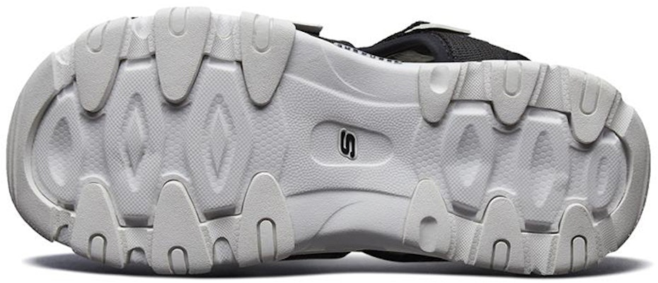 (W) Skechers D'lites 2.0 Sandal Hitam 88888342-BLK Shop (W) Skechers D'lites 2.0 Sandal Hitam 88888342-BLK